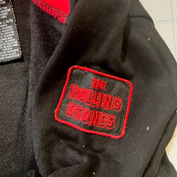 The Rolling Stones Rockware Black Kids Hoodie Size L 11/13 Authentic Gear NWT - Picture 7 of 11